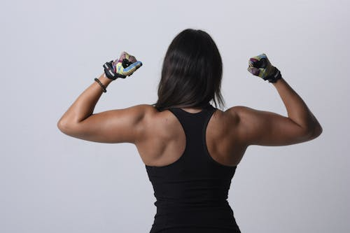 Fitness Training With or Without Fitness Gloves for Ladies? What Makes The Difference